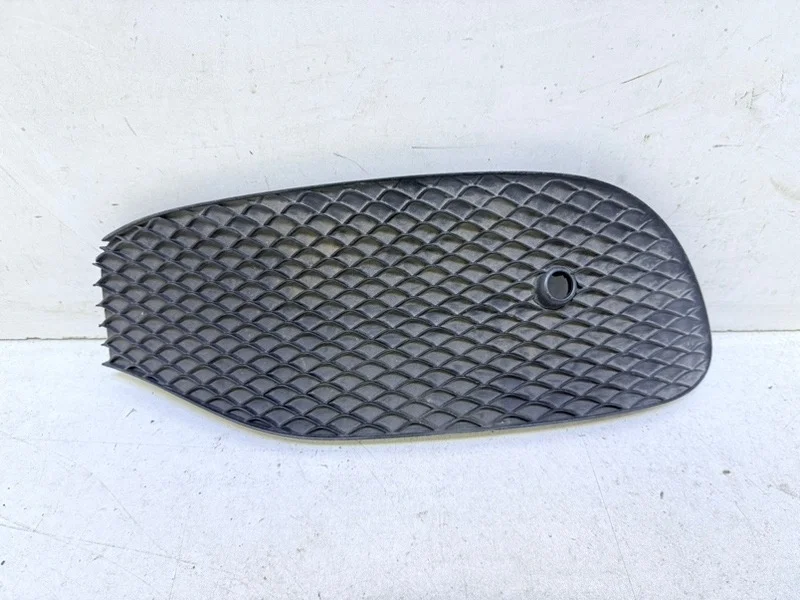 Решетка бампера Mercedes-Benz -Class 2016- W213