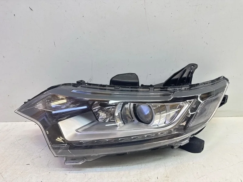Фара Mitsubishi Outlander 2015-2018 3