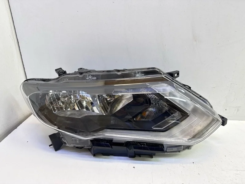 Фара Nissan X-Trail 2017-2022 T32