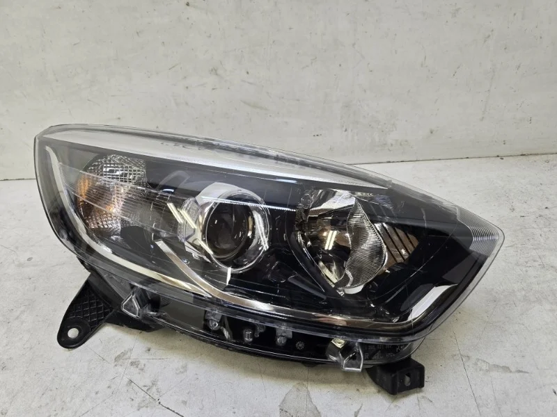 Фара Renault Kaptur 2016-