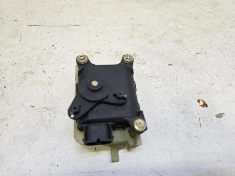 Моторчик заслонки отопителя Volkswagen Passat 2000-2005 B5