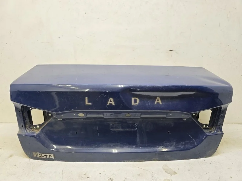 Крышка багажника Lada Vesta 2015-