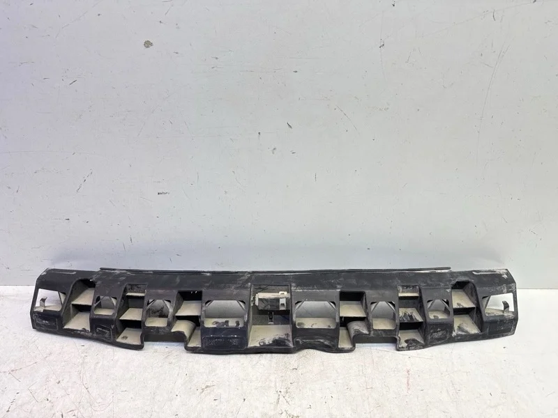 Кронштейн бампера AUDI A1 2010-2015 8X