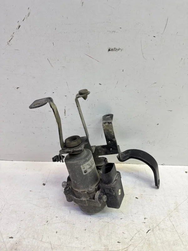 Вакумный насос AUDI A1 2010-2015 8X