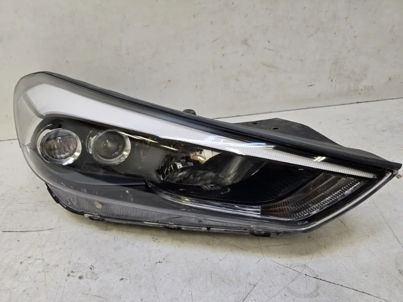 Фара Hyundai Tucson 2015-2018 3