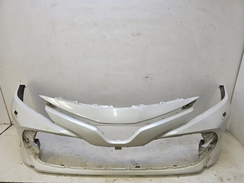 Бампер Toyota Camry 2017-2023 70