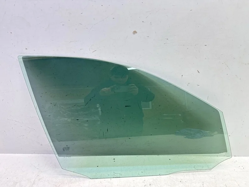 Стекло двери Mercedes-Benz -Class 2011-2015 W204