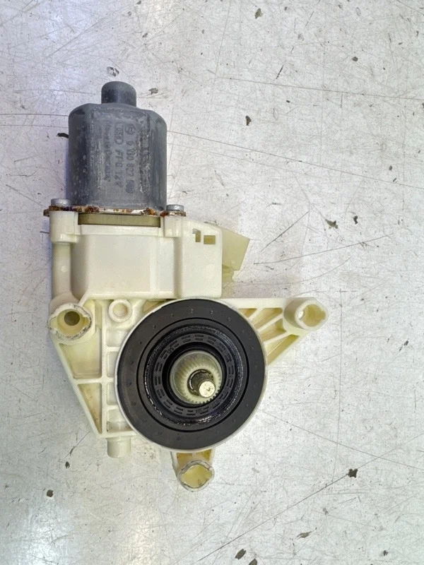 Моторчик стеклоподъемника Mercedes-Benz - Class 2011-2015 W204