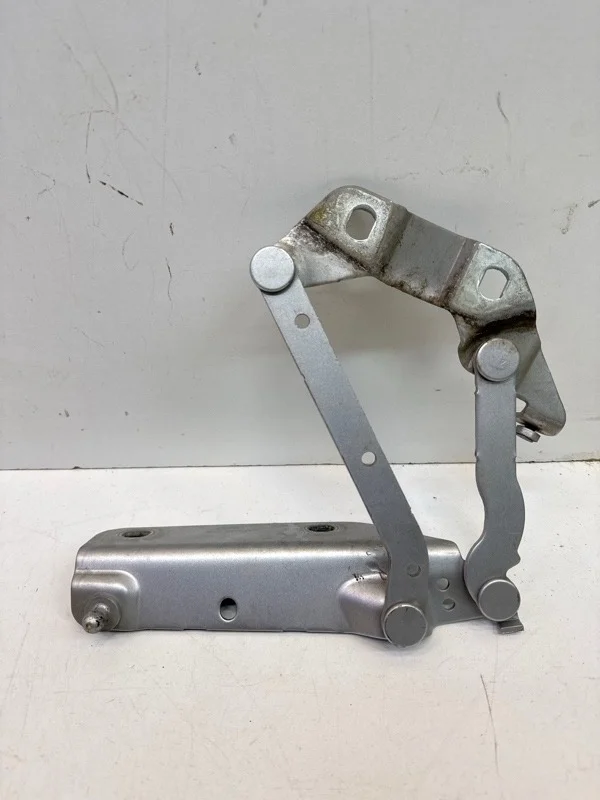 Петля капота Land Rover Range Evoque 2015-2018 L538