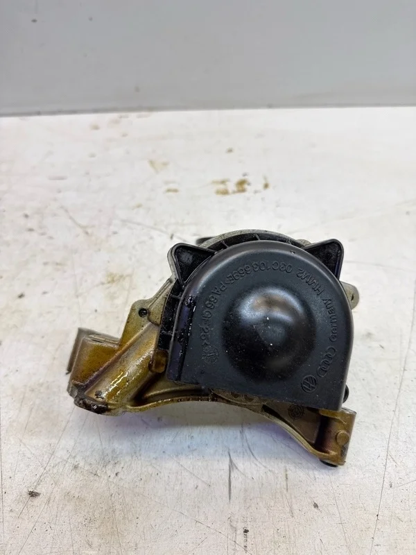 Масляный насос AUDI A1 2010-2015 8X