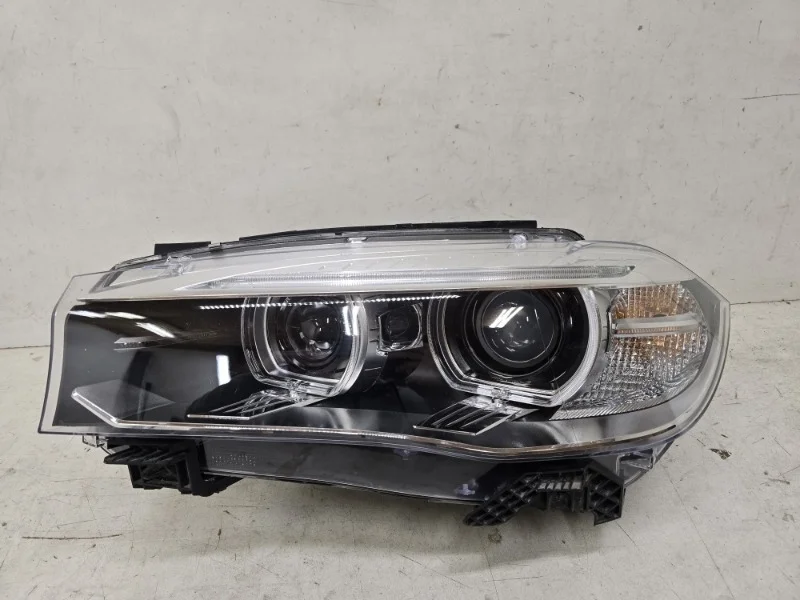 Фара BMW X5 2013-2019 F15