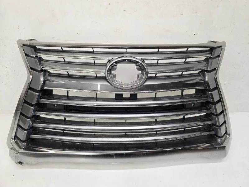 Решетка радиатора Lexus LX570 2016- 3