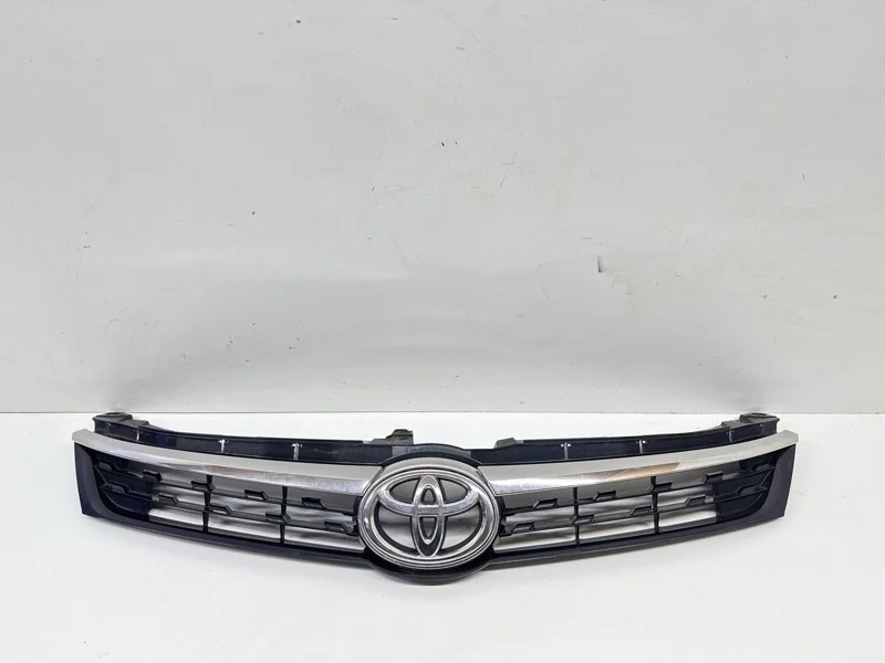 Решетка радиатора Toyota Camry 2017-2018 V55