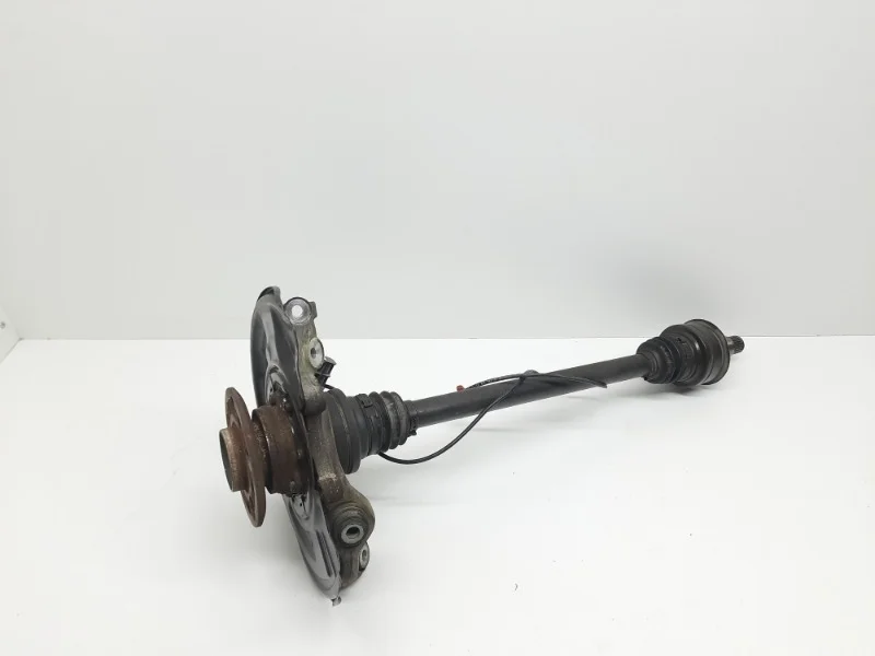 Кулак поворотный Mercedes-Benz -Class 2010-2014 W204