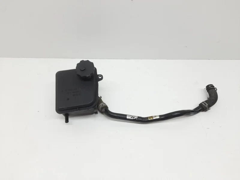 Бачок гидроусилителя Mercedes-Benz -Class 2011-2014 W204