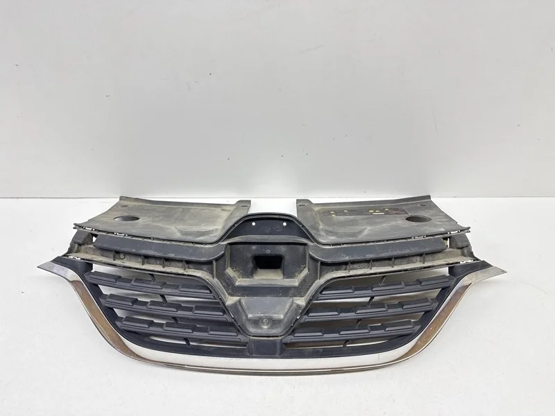 Решетка радиатора Renault Arkana 2018-