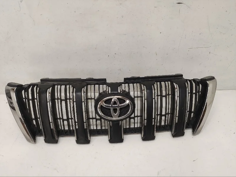 Решетка радиатора Toyota Land Cruiser Prado 2013-2017 150