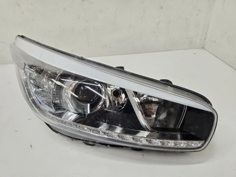 Фара Kia Ceed 2012-2018