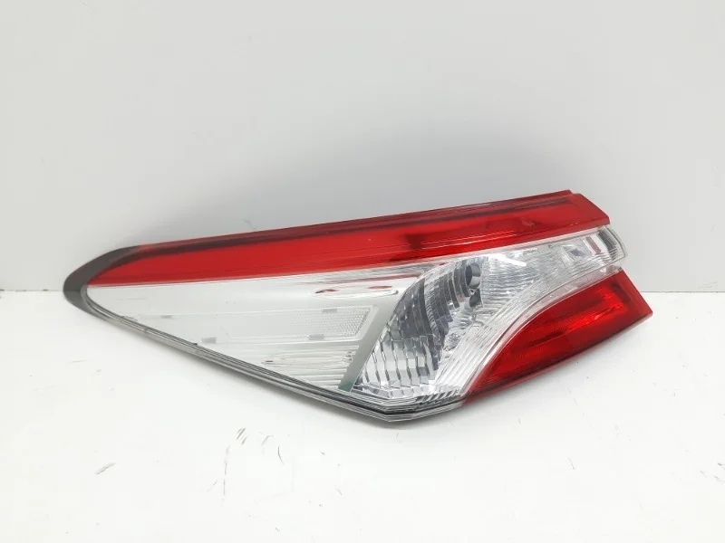 Фонарь Toyota Camry 2017-2022 V70