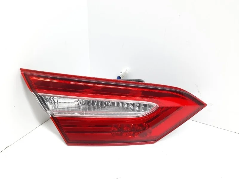 Фонарь Toyota Camry 2017-2022 V70