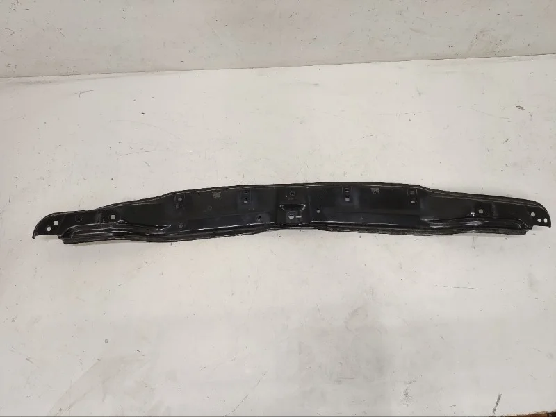 Усилитель бампера Lexus LX570 2015-2021