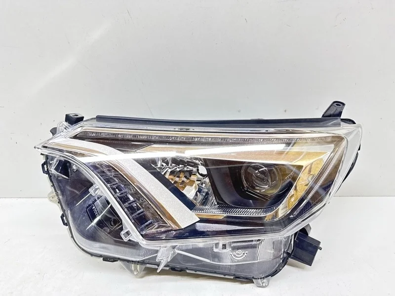 Фара Toyota Rav4 2015-2019 CA40