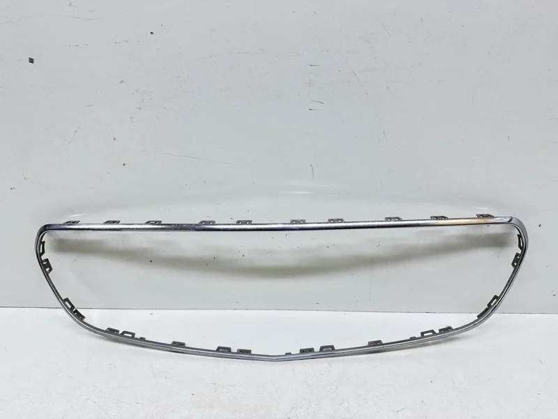 Молдинг решетки радиатора Mercedes-Benz -Class 2016-2021 W213