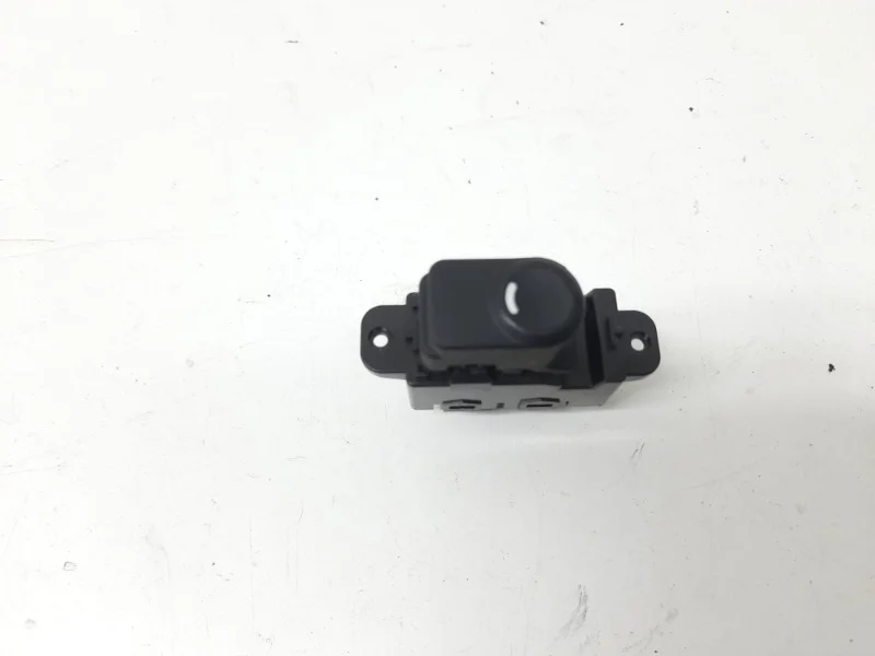 Кнопка стеклоподъемника Hyundai Solaris 2010-2016