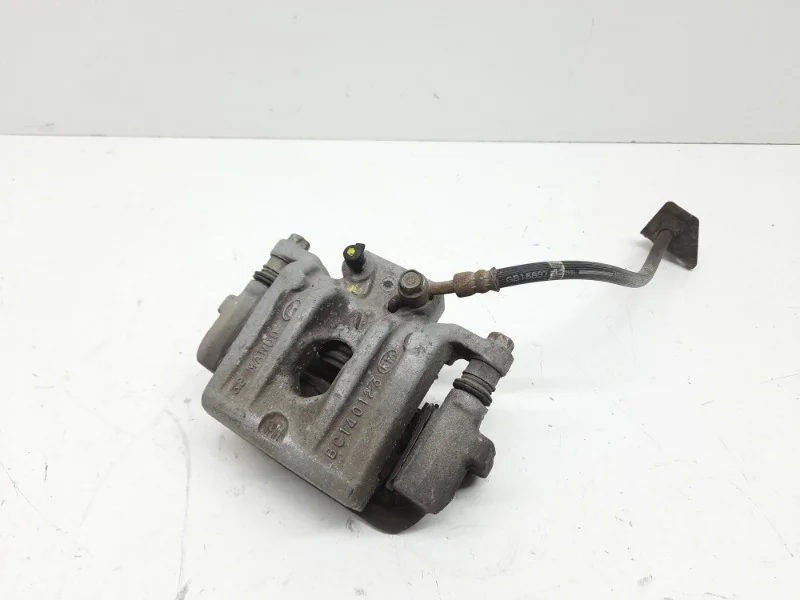 Суппорт тормозной Hyundai Grand Santa Fe 2012-2015 3 DM