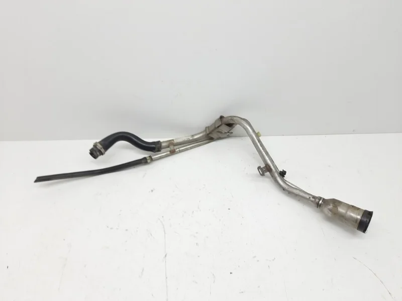 Горловина Ford Focus 2011-2019 3