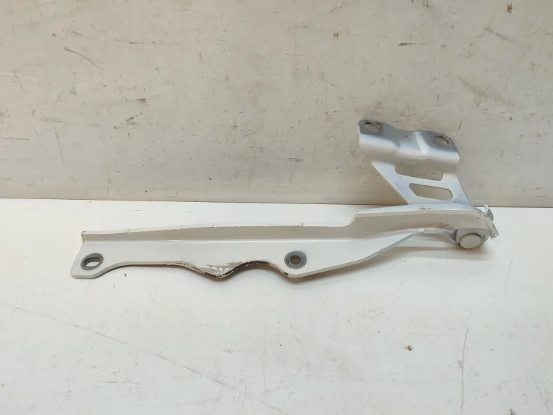 Петля капота Mazda CX-5 2017-2022