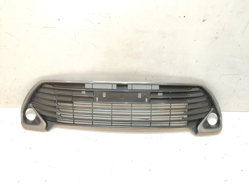 Решетка бампера Toyota Camry 2014-2018 55