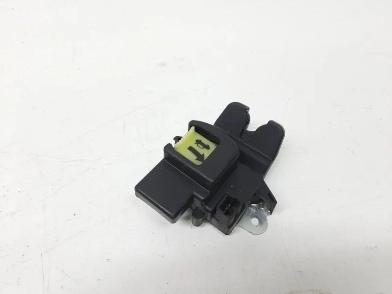 Замок багажника Hyundai Solaris 2010-2016