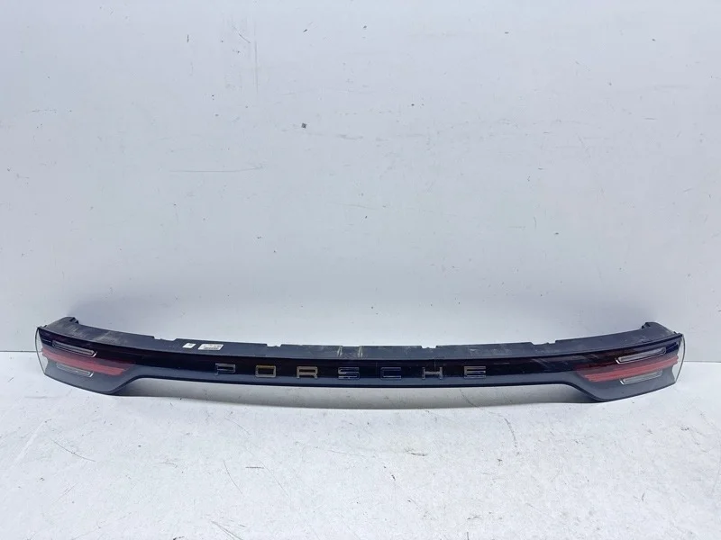 Фонарь Porsche Cayenne 2017-2023 9YA