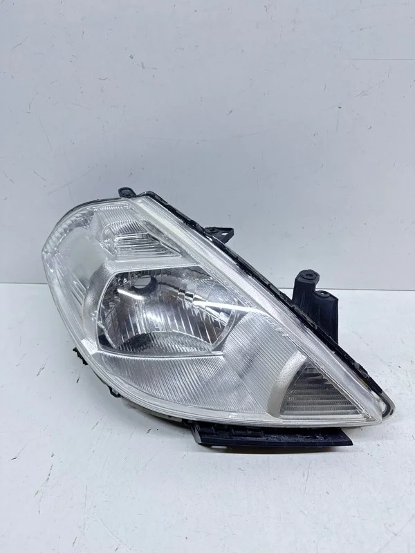 Фара Nissan Tiida 2007-2012 C11