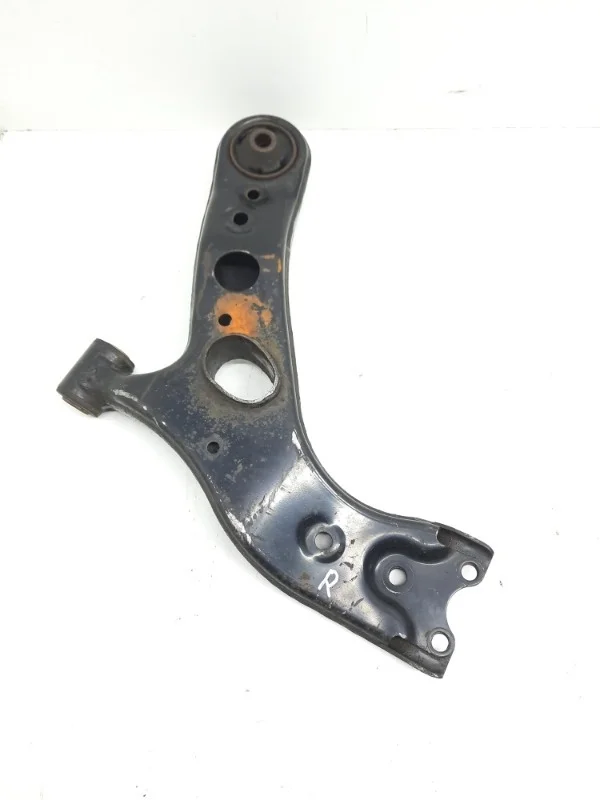 Рычаг Toyota Rav4 2012-2019 40