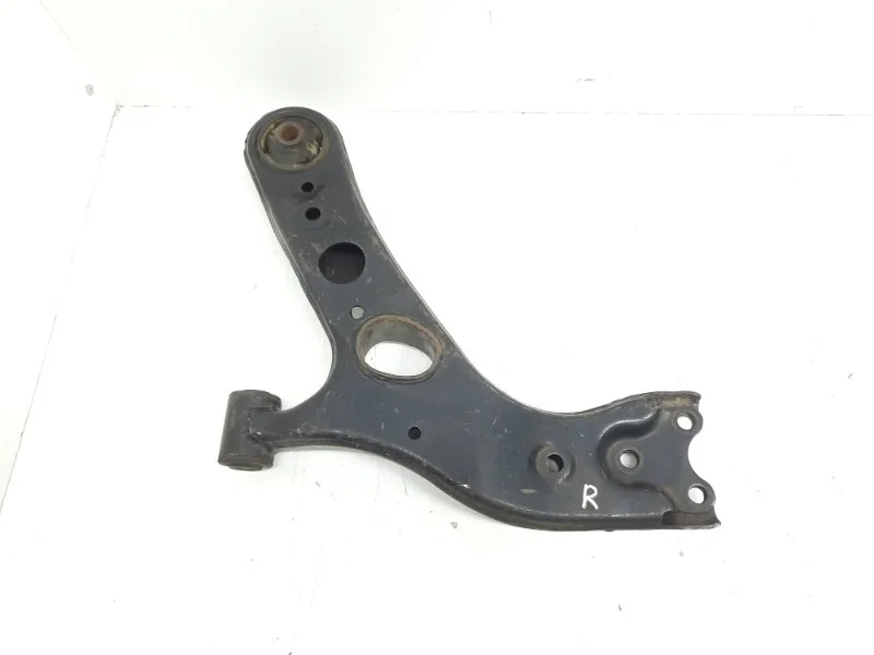 Рычаг Toyota Rav4 2012-2019 40