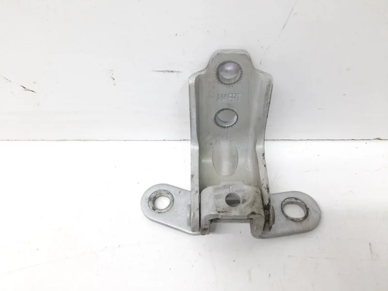 Петля двери Kia Soul 2014-2018