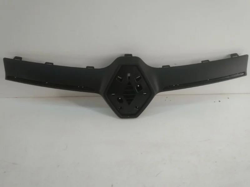 Накладка решетки радиатора Renault Logan 2014-