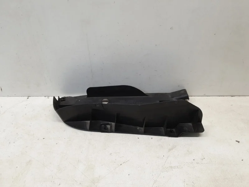 Пыльник бампера Toyota land Cruiser 2012-2015 200