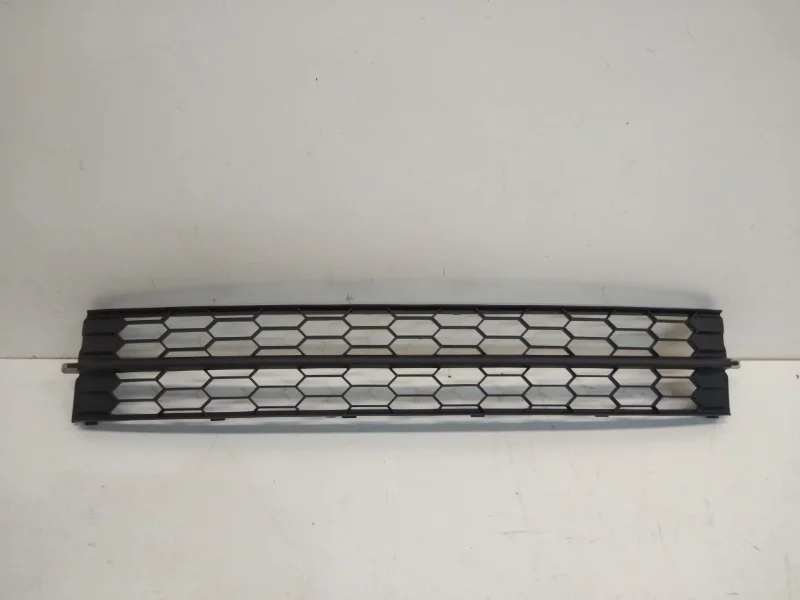 Решетка бампера Skoda Rapid 2012-2020