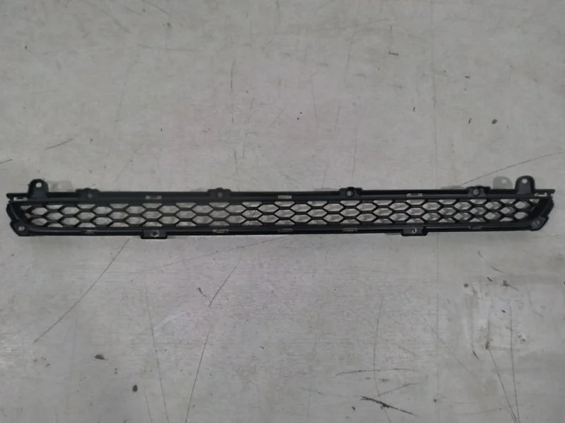 Решетка бампера Kia Sorento 2010- XM