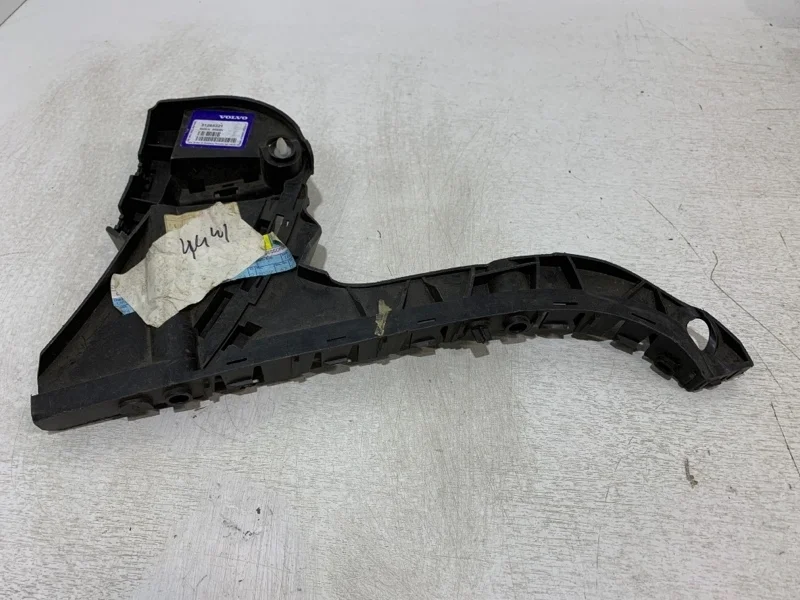 Кронштейн бампера Volvo V70 2007-2016