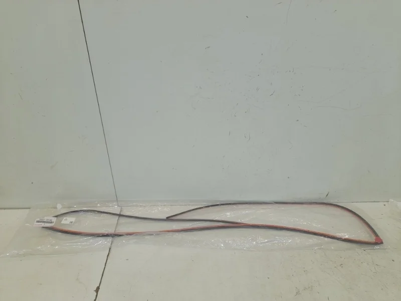 Молдинг лобового стекла Toyota Camry 2011-2018 50