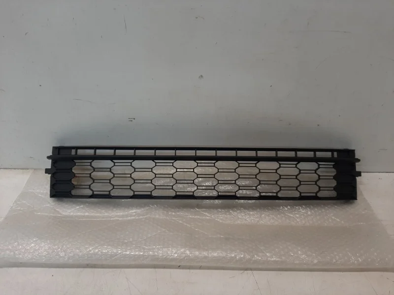 Решетка бампера Skoda Rapid 2017-2019