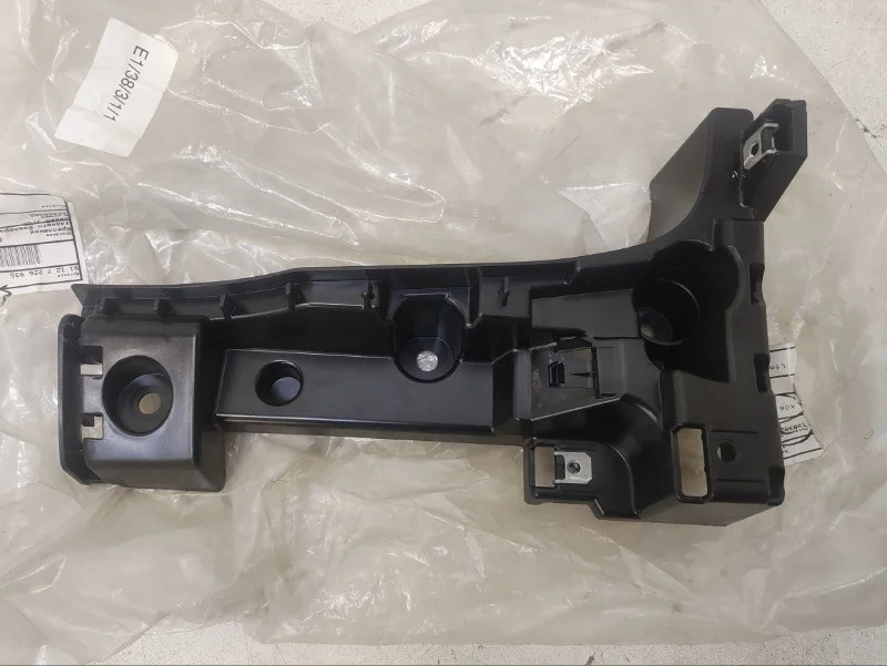 Кронштейн бампера BMW X5 2006-2010 E70