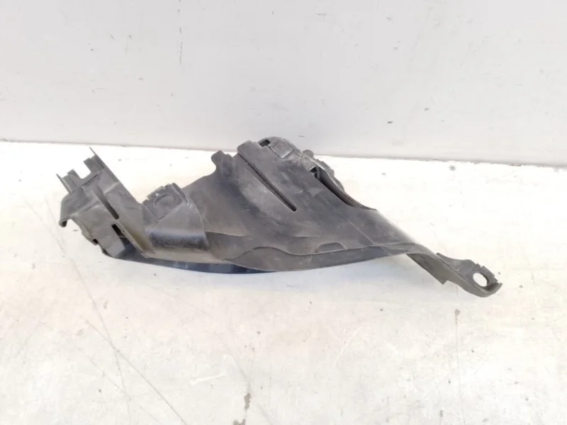 Кронштейн фары AUDI Q7 2007-2014 4L