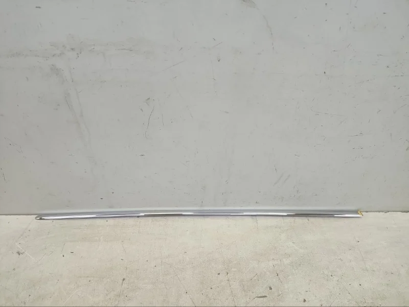 Молдинг двери Volkswagen Passat 2005-2011 B6