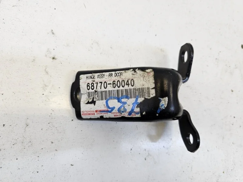 Петля двери Toyota Land Cruiser 2007-2021