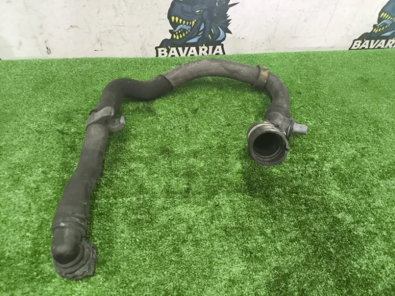 Патрубок системы охлаждения volkswagen Tiguan 2009 5N0122291C 5N1 CAW